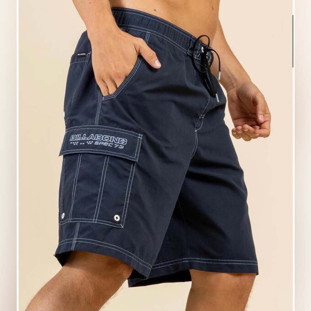 Billabong Men’s Recycler Throw On Board Shorts in Charcoal Size S